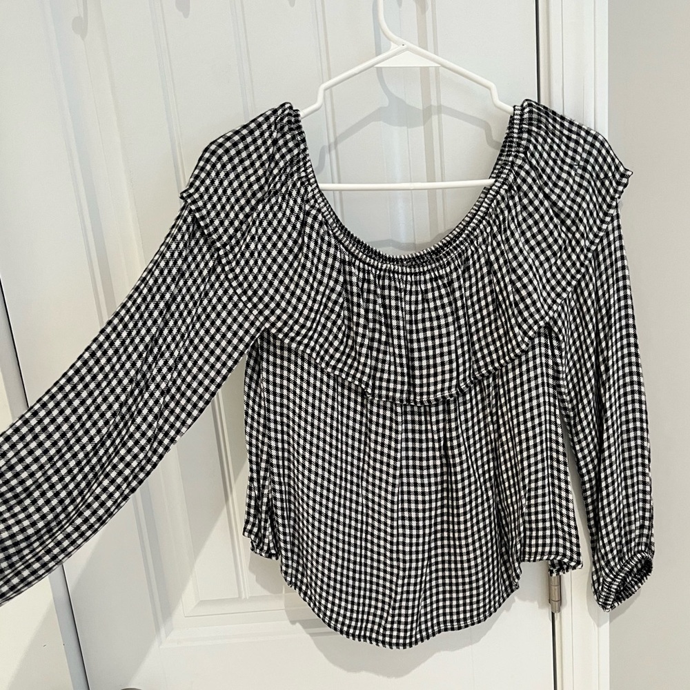 Off the shoulder gingham long sleeve top